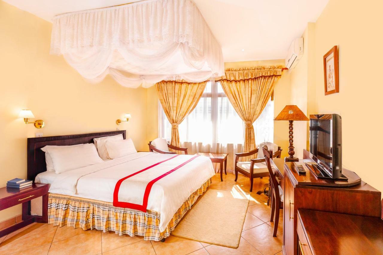 New Safari Hotel Arusha Esterno foto